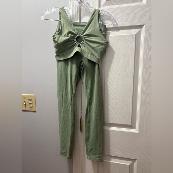 Gymshark X Whitney Simmons Sage Green Sports Bra & Leggings Set - Picture 1 of 5